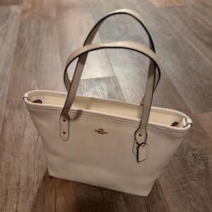 coach mini city zip tote - gold/chalk 22967